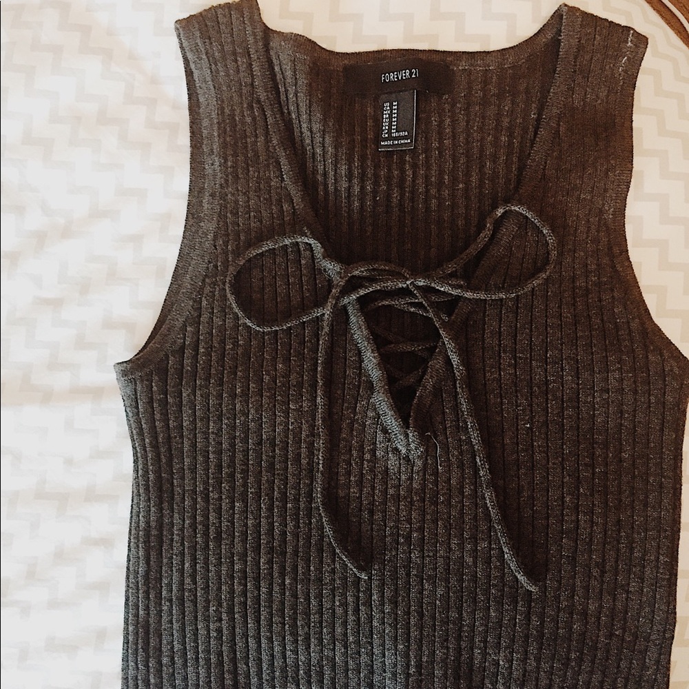 Gray cotton tie-up tank (crop)
